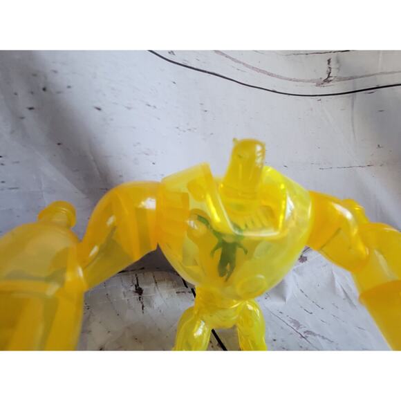 McDonald's Ben 10 armodrillo Ultimate Alien 2011 toy figure - Picture 3 of 7